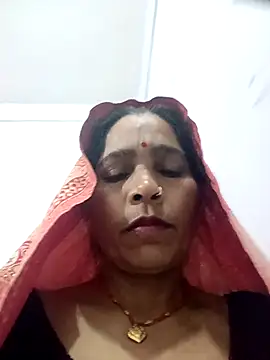 Snapshot of Indiangueen chatting on November 27, 2025, 8:44 pm Indiangueen online show from November 27, 2025, 8:44 pm