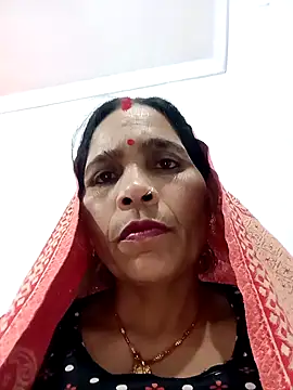 Snapshot of Indiangueen chatting on November 28, 2025, 2:42 pm Indiangueen online show from November 28, 2025, 2:42 pm