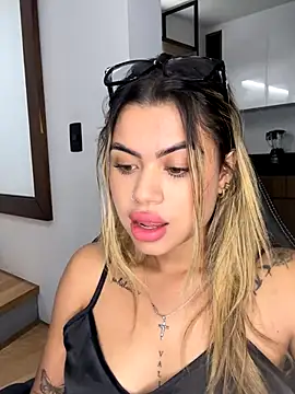 Alanna-foxx online show from October 30, 2025, 1:18 am