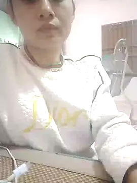 singlemom sexy online show from October 31, 2025, 7:53 am