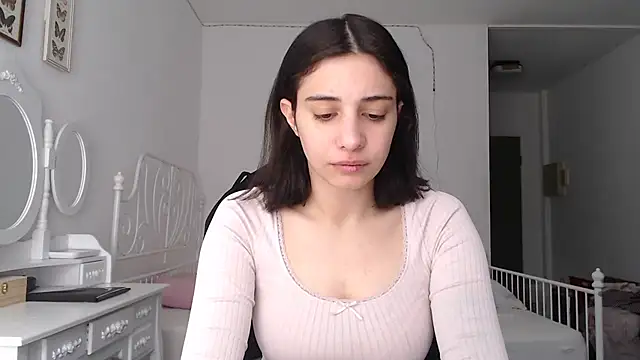 bellefleurrr online show from March 29, 2026, 12:38 pm