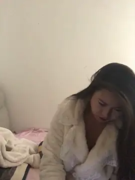 jingxiulove online show from October 26, 2025, 3:01 am