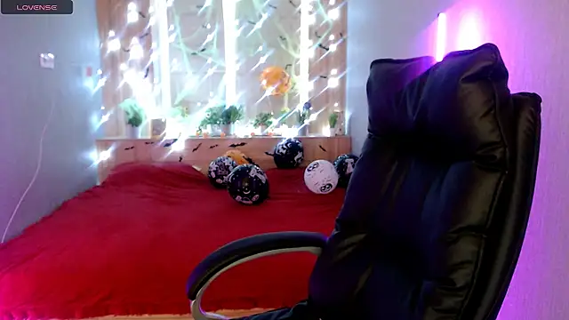 Sweet-n-Strong online show from November 13, 2025, 7:51 am