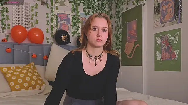 Snapshot of Charil_Wilson chatting on October 31, 2025, 4:24 am Charil Wilson online show from October 31, 2025, 4:24 am