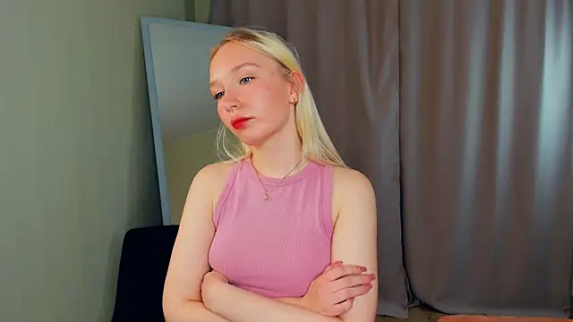 NorikoLiebeck online show from November 1, 2025, 5:42 am