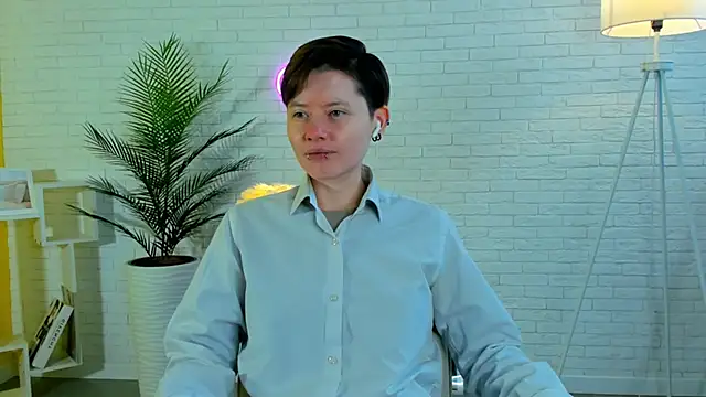 Snapshot of BellaVanruiten chatting on October 26, 2025, 7:03 am BellaVanruiten online show from October 26, 2025, 7:03 am