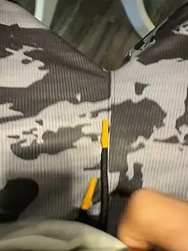 Quickcum2201 online show from October 24, 2025, 2:35 pm