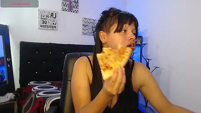 Thalia honey online show from November 5, 2025, 4:12 am