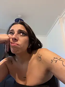 gigi333regi online show from February 25, 2026, 2:10 am