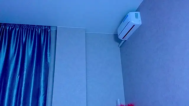 Snapshot of KittieHeart chatting on November 27, 2025, 7:38 pm KittieHeart online show from November 27, 2025, 7:38 pm