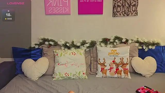 Snapshot of KittieHeart chatting on January 12, 2026, 8:14 pm KittieHeart online show from January 12, 2026, 8:14 pm