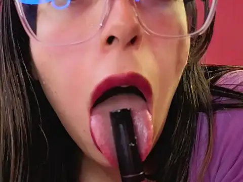 Snapshot of zylla_storn chatting on December 20, 2025, 8:21 am zylla storn online show from December 20, 2025, 8:21 am