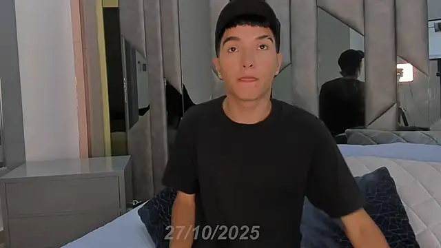 Snapshot of Dallen_Grant chatting on October 27, 2025, 12:09 pm Dallen Grant online show from October 27, 2025, 12:09 pm