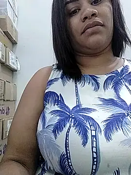 Snapshot of lovecarolyne chatting on October 27, 2025, 2:54 pm lovecarolyne online show from October 27, 2025, 2:54 pm