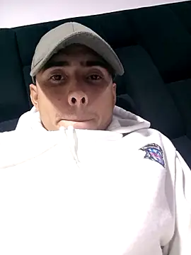 Snapshot of robinhd1234 chatting on December 20, 2025, 12:07 am robinhd1234 online show from December 20, 2025, 12:07 am