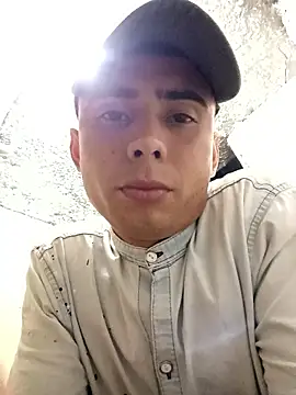 Snapshot of robinhd1234 chatting on January 17, 2026, 12:59 am robinhd1234 online show from January 17, 2026, 12:59 am