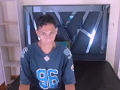 Snapshot of wiltom_ chatting on October 31, 2025, 12:17 pm wiltom online show from October 31, 2025, 12:17 pm