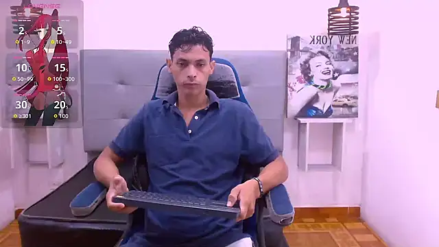 Snapshot of wiltom_ chatting on November 3, 2025, 12:39 pm wiltom online show from November 3, 2025, 12:39 pm