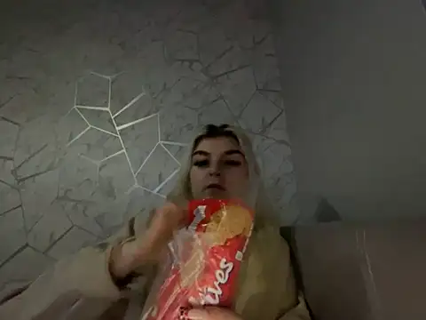 rosie-hipstergal online show from November 29, 2025, 11:19 pm