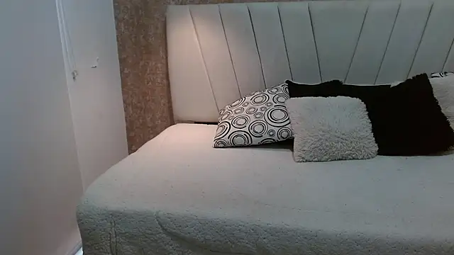 AliceSmity  online show from April 18, 2026, 11:58 am