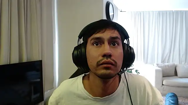 Snapshot of cowboy_co chatting on October 31, 2025, 10:11 pm cowboy co online show from October 31, 2025, 10:11 pm