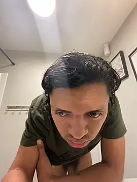 Caesara433 online show from November 19, 2025, 8:31 pm