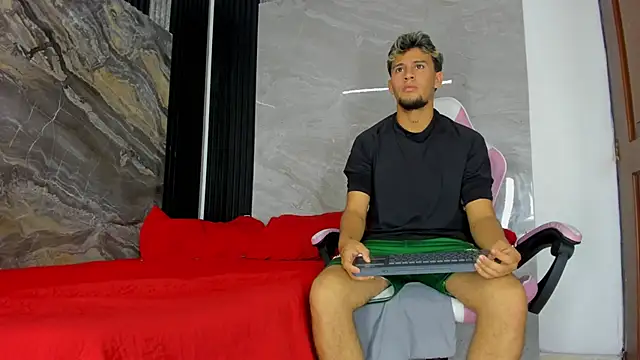 Skyyandsmith online show from November 1, 2025, 8:00 pm