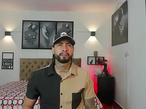 christopher palmerjs online show from December 5, 2025, 6:22 am