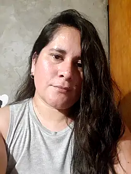 Clara Arg online show from December 3, 2025, 2:08 am