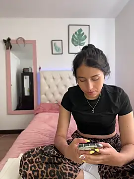 BIJOU SECRET online show from April 9, 2026, 6:57 pm