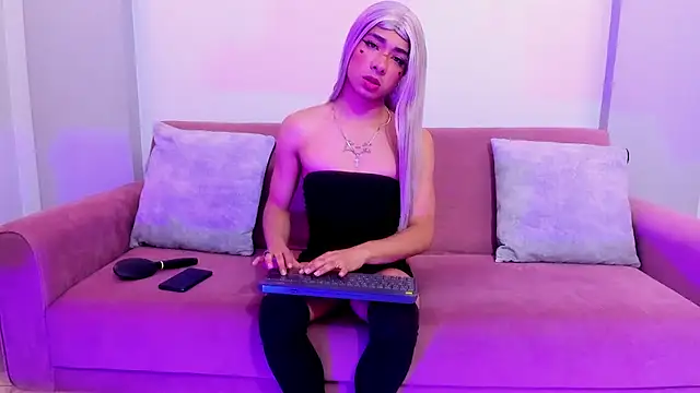 whisper nova online show from November 10, 2025, 9:03 pm