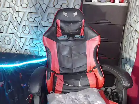 slimraz02 online show from November 13, 2025, 1:37 am