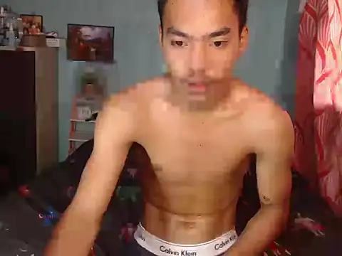 slimraz02 online show from April 13, 2026, 2:17 am