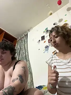 Snapshot of Ellie_Raven chatting on October 28, 2025, 5:33 am Ellie Raven online show from October 28, 2025, 5:33 am