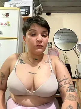 Snapshot of leti302 chatting on October 31, 2025, 5:08 am leti302 online show from October 31, 2025, 5:08 am