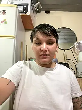 Snapshot of leti302 chatting on October 31, 2025, 8:21 pm leti302 online show from October 31, 2025, 8:21 pm