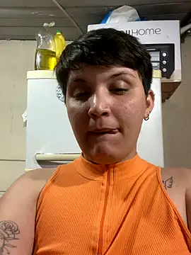 Snapshot of leti302 chatting on November 5, 2025, 7:30 am leti302 online show from November 5, 2025, 7:30 am