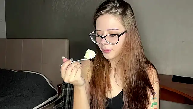 VelinaRose online show from October 30, 2025, 1:01 pm