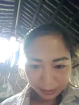 yeu-yeu online show from October 28, 2025, 1:42 am