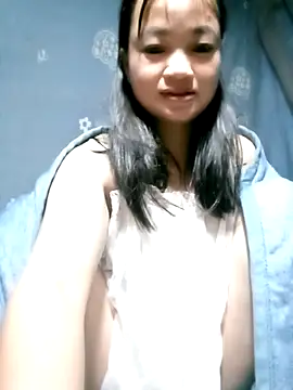 Snapshot of Noelle-e chatting on November 30, 2025, 11:20 pm Noelle-e online show from November 30, 2025, 11:20 pm