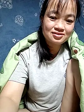 Snapshot of Noelle-e chatting on January 13, 2026, 12:49 am Noelle-e online show from January 13, 2026, 12:49 am