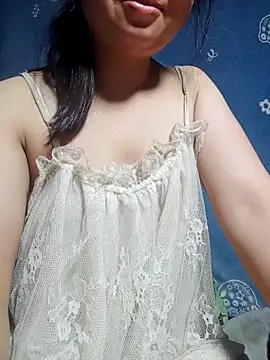 Snapshot of Noelle-e chatting on April 11, 2026, 10:47 pm Noelle-e online show from April 11, 2026, 10:47 pm