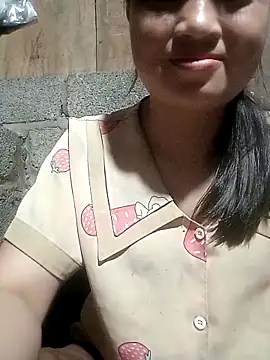 Snapshot of Noelle-e chatting on April 12, 2026, 12:10 pm Noelle-e online show from April 12, 2026, 12:10 pm