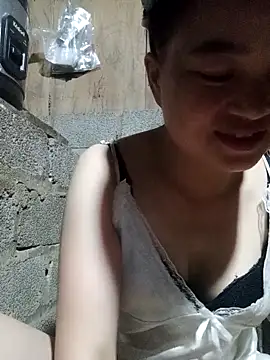 Snapshot of Noelle-e chatting on April 15, 2026, 12:23 pm Noelle-e online show from April 15, 2026, 12:23 pm