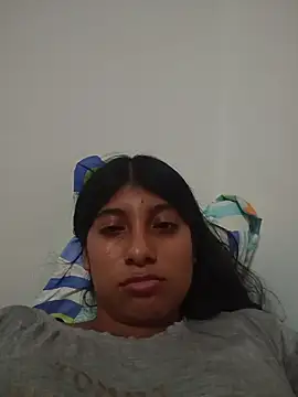 YeseniaRodriguez3 online show from April 9, 2026, 1:16 am