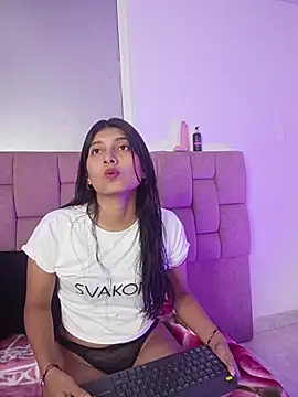 YeseniaRodriguez3 online show from June 3, 2026, 12:41 pm