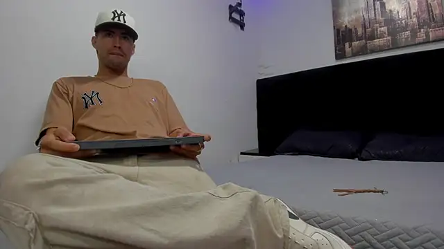 Snapshot of harold_777 chatting on October 27, 2025, 4:05 am harold 777 online show from October 27, 2025, 4:05 am