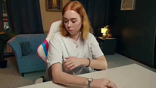 AddieOsler online show from November 19, 2025, 7:47 pm