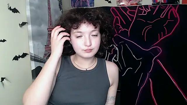 Snapshot of MissAriaa chatting on November 3, 2025, 1:51 am MissAriaa online show from November 3, 2025, 1:51 am