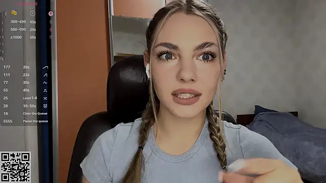 IlanaLafferty online show from December 22, 2025, 6:49 pm